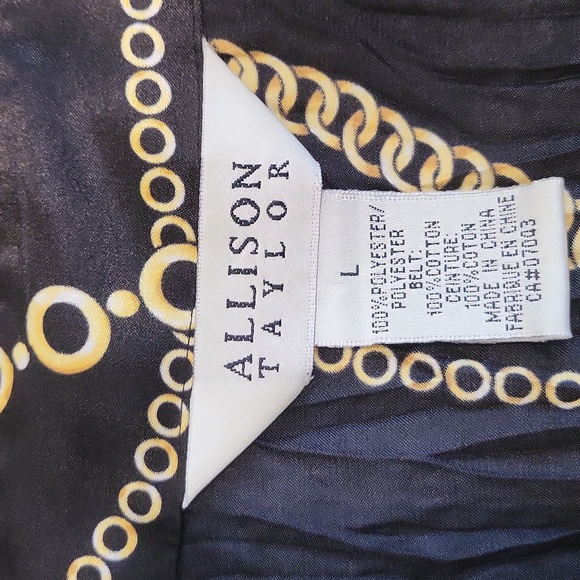 Very comfy top , elegant , good condition ! Size Large - Picture 12 of 14